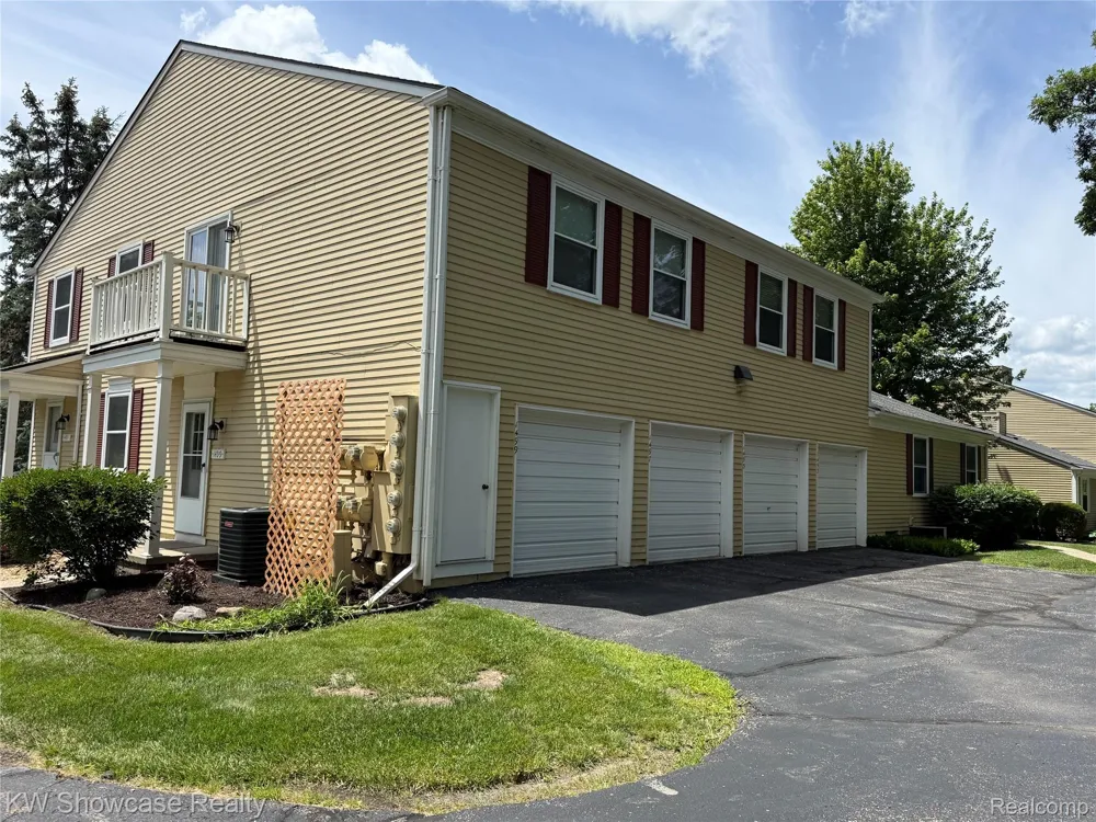 1499 Mariner Drive Walled Lake City, MI 48390