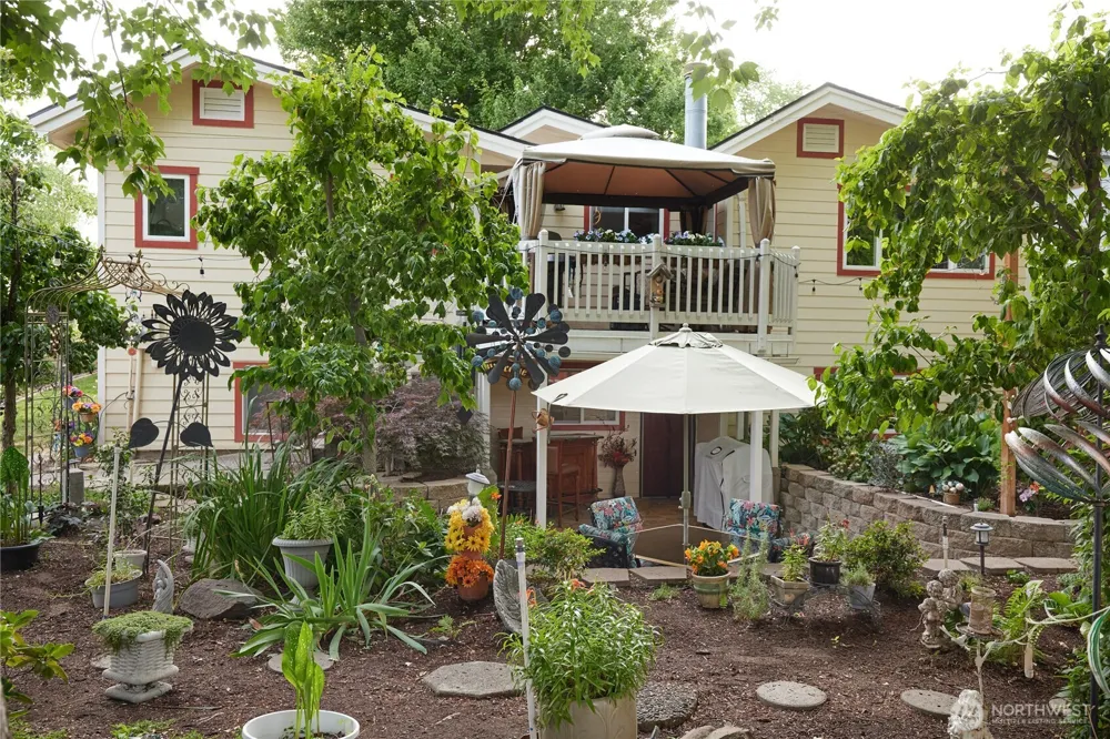 513 SE Highland Park Drive College Place, WA 99324