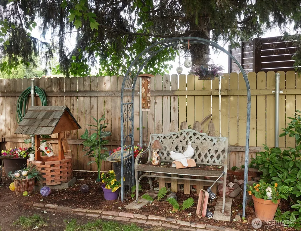 513 SE Highland Park Drive College Place, WA 99324
