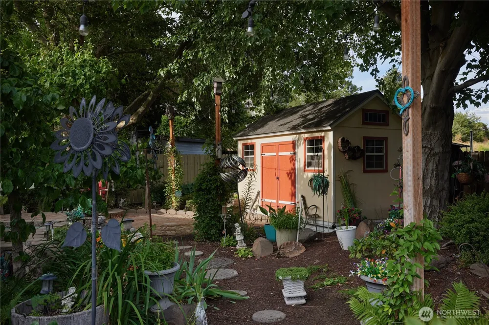 513 SE Highland Park Drive College Place, WA 99324