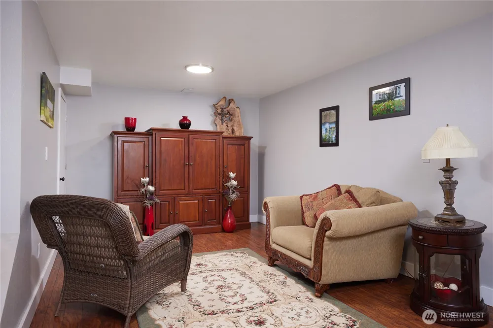 513 SE Highland Park Drive College Place, WA 99324