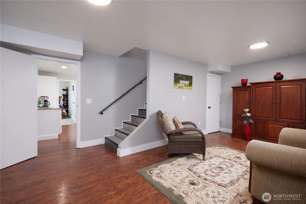 513 SE Highland Park Drive College Place, WA 99324