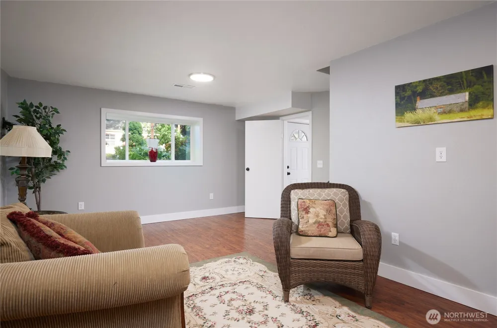 513 SE Highland Park Drive College Place, WA 99324