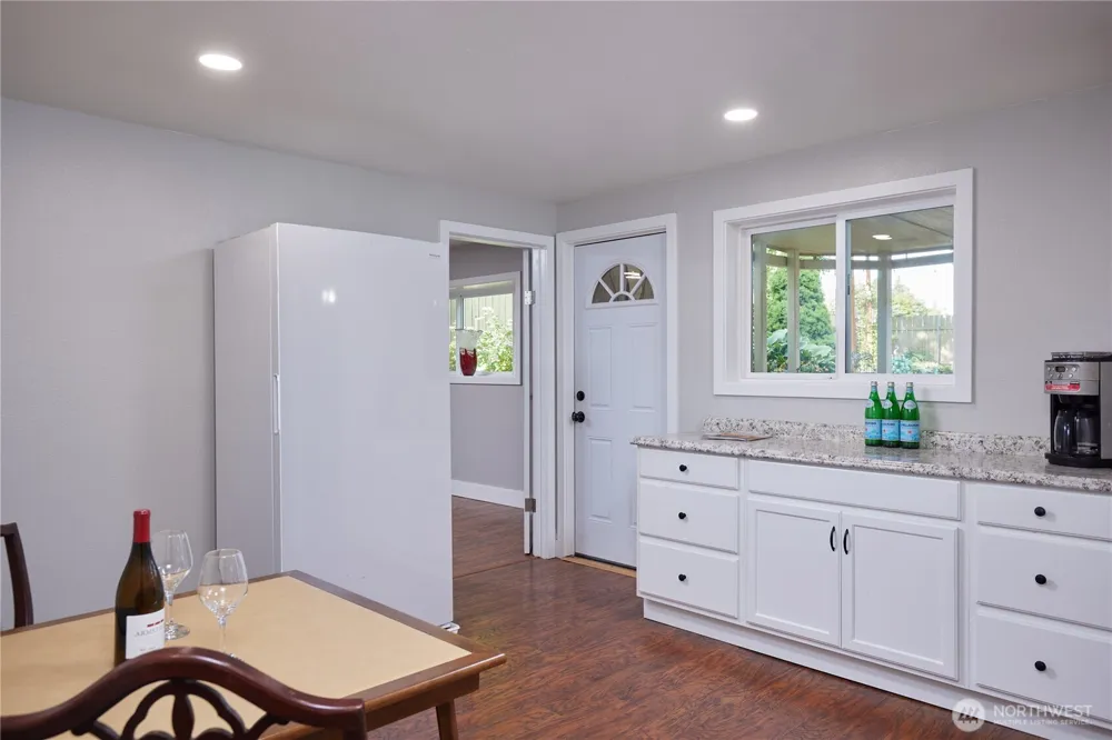 513 SE Highland Park Drive College Place, WA 99324