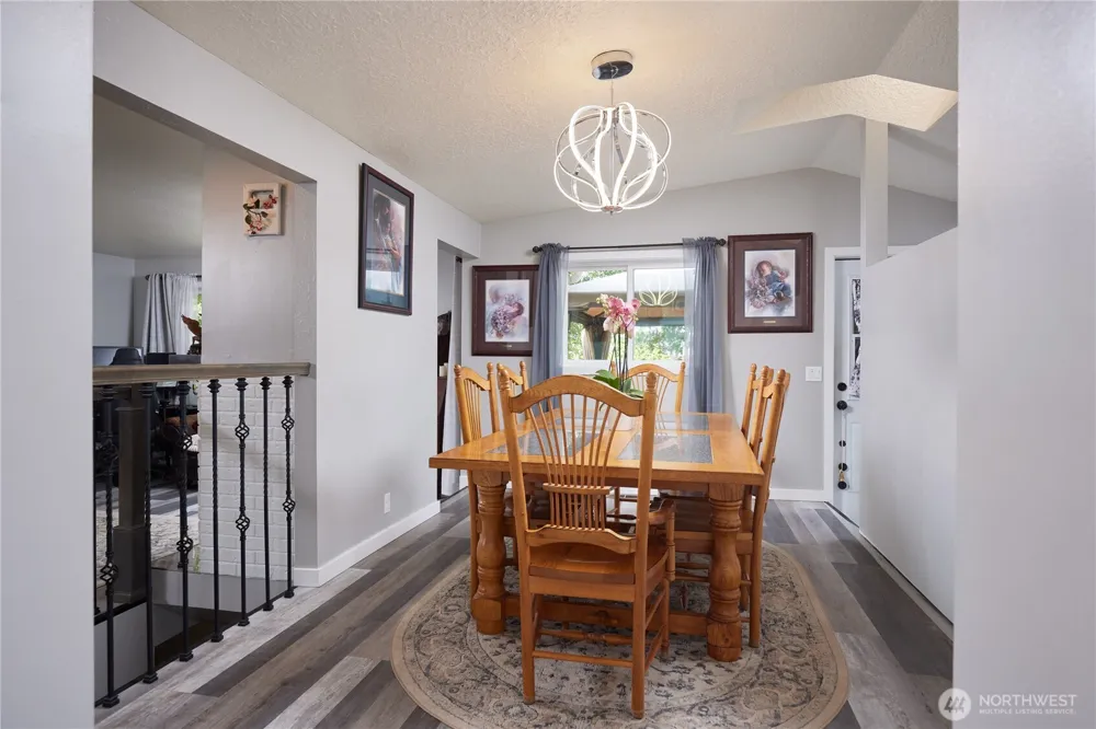 513 SE Highland Park Drive College Place, WA 99324