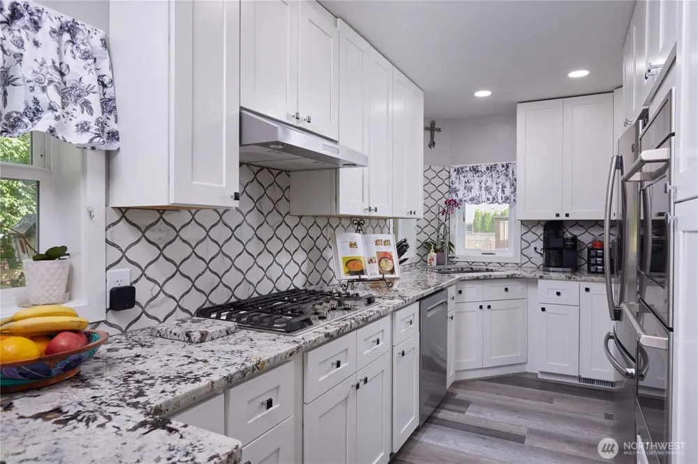 513 SE Highland Park Drive College Place, WA 99324