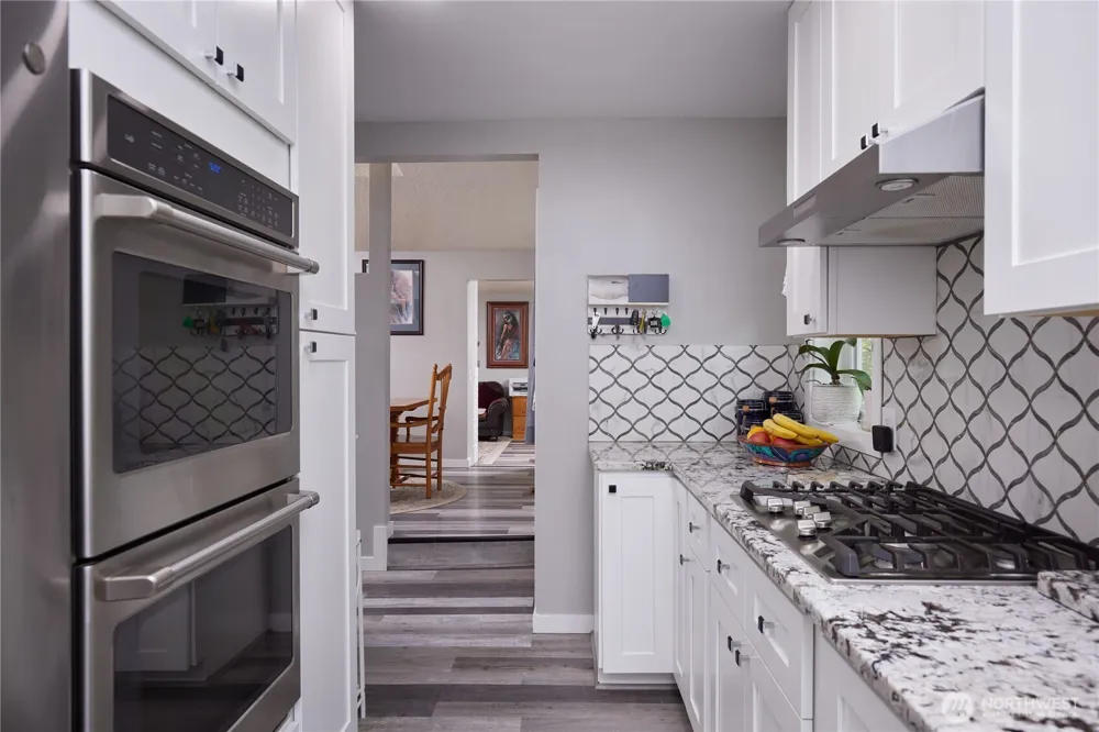 513 SE Highland Park Drive College Place, WA 99324