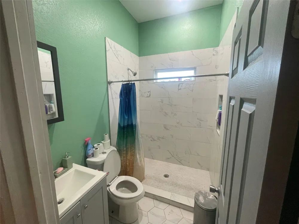 10399 CR 302 Rockdale, TX 76567