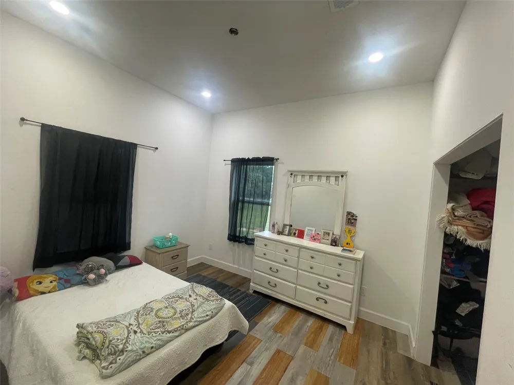 10399 CR 302 Rockdale, TX 76567