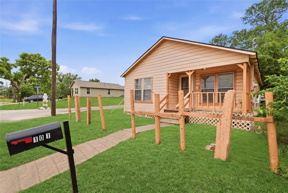 101 Outlar Road Wharton, TX 77488