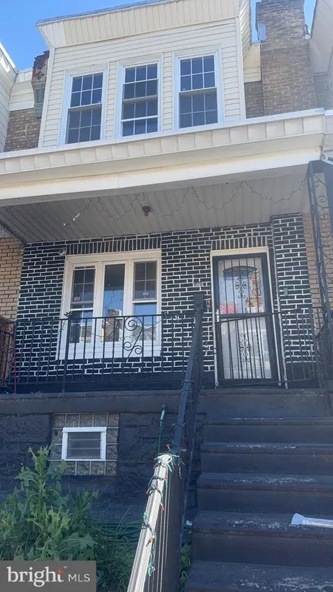 971 CARVER STREET