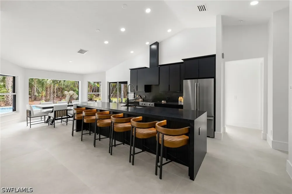 3rd Avenue NW Naples, FL 34119