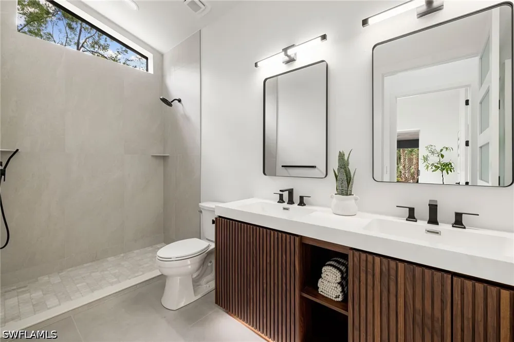 3rd Avenue NW Naples, FL 34119
