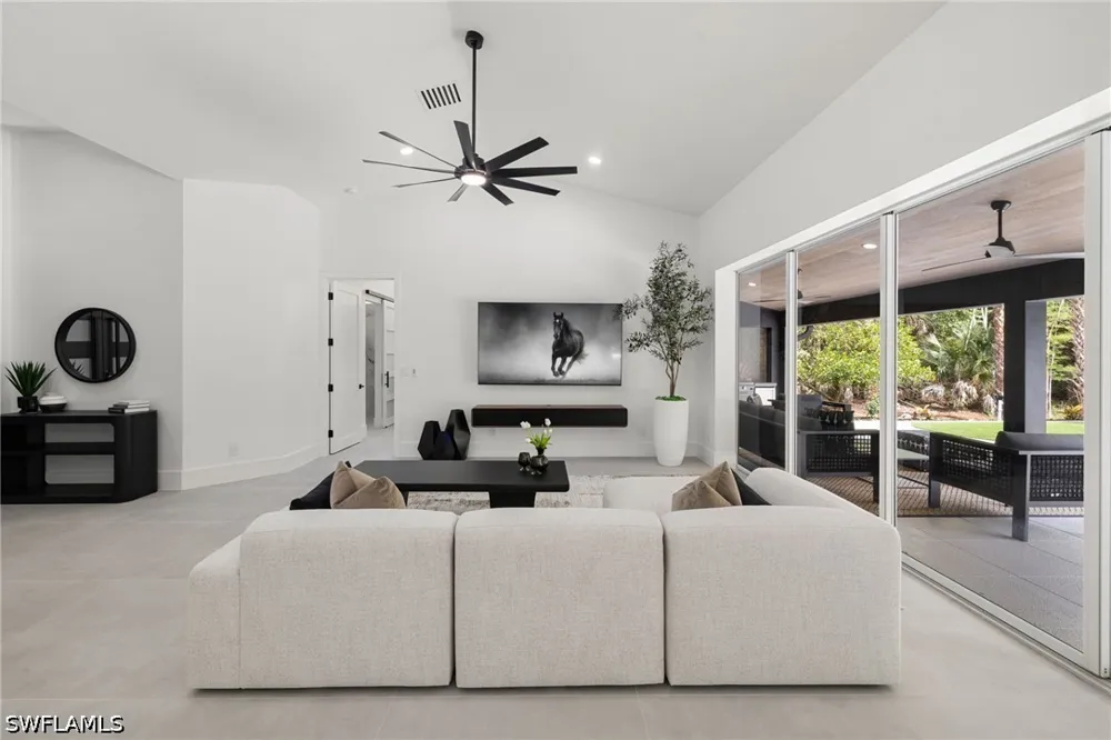 3rd Avenue NW Naples, FL 34119