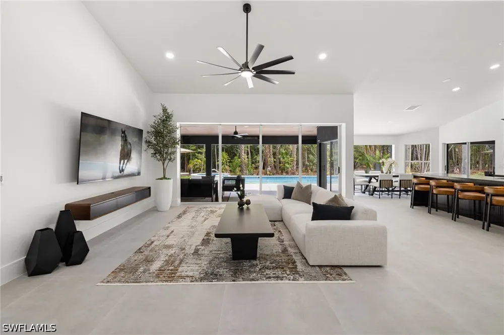 3rd Avenue NW Naples, FL 34119