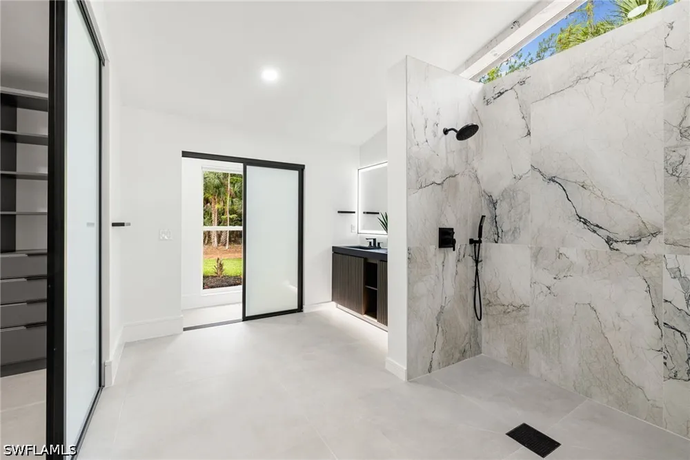 3rd Avenue NW Naples, FL 34119