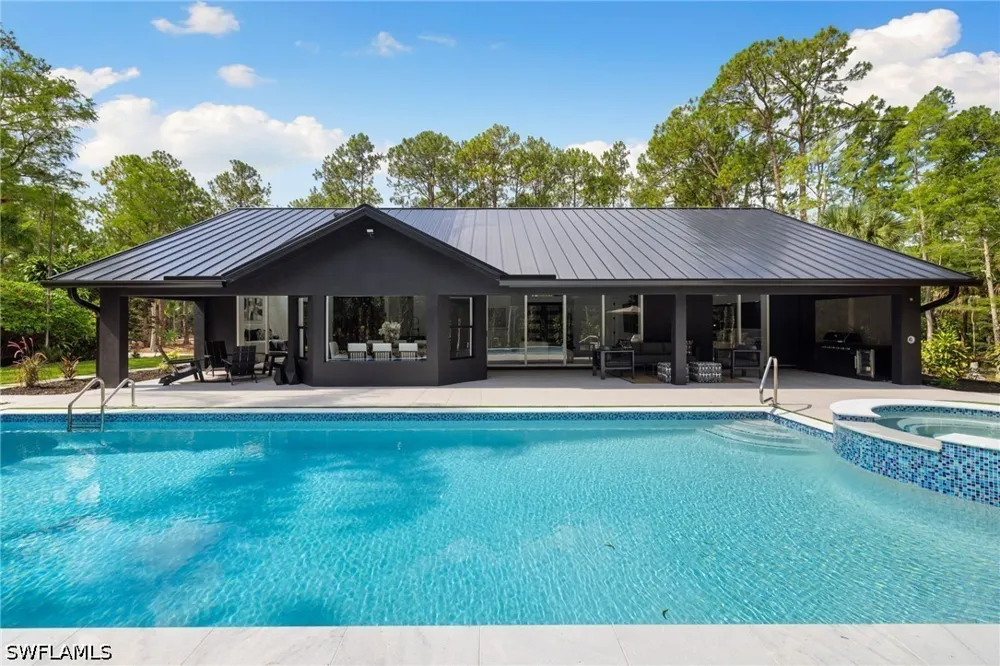 3rd Avenue NW Naples, FL 34119