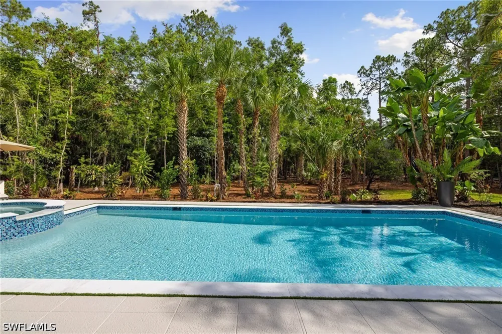 3rd Avenue NW Naples, FL 34119