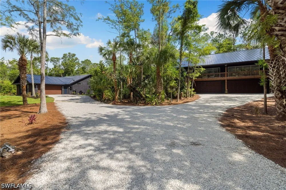 3rd Avenue NW Naples, FL 34119