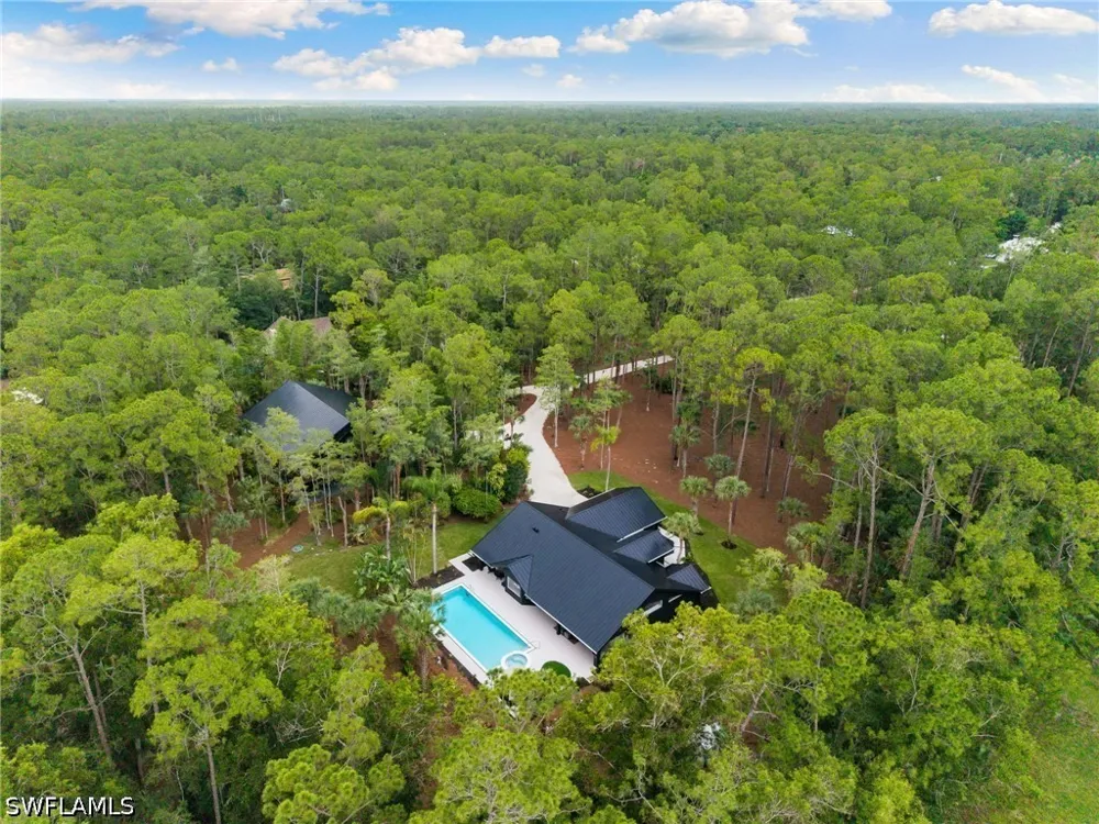 3rd Avenue NW Naples, FL 34119