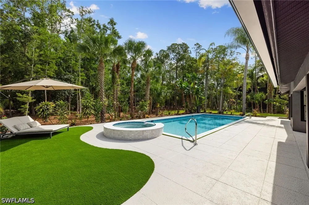 3rd Avenue NW Naples, FL 34119