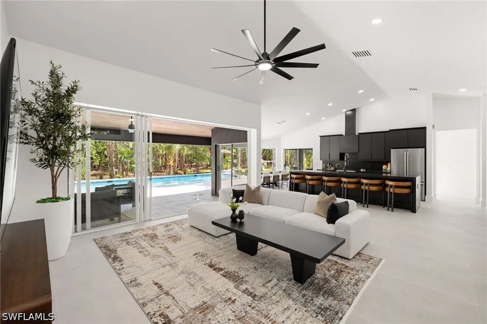 3rd Avenue NW Naples, FL 34119