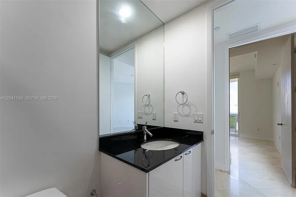 15901 Collins Ave #2805 Sunny Isles Beach, FL 33160