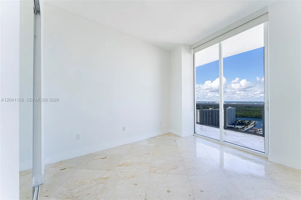 15901 Collins Ave #2805 Sunny Isles Beach, FL 33160