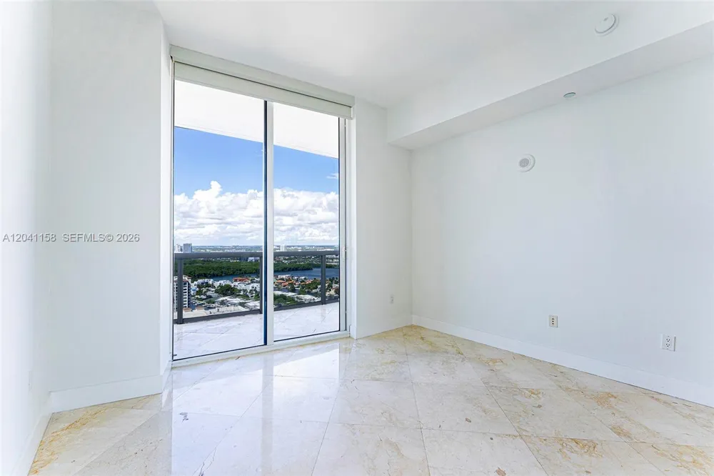 15901 Collins Ave #2805 Sunny Isles Beach, FL 33160