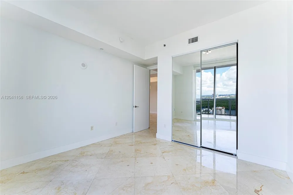 15901 Collins Ave #2805 Sunny Isles Beach, FL 33160
