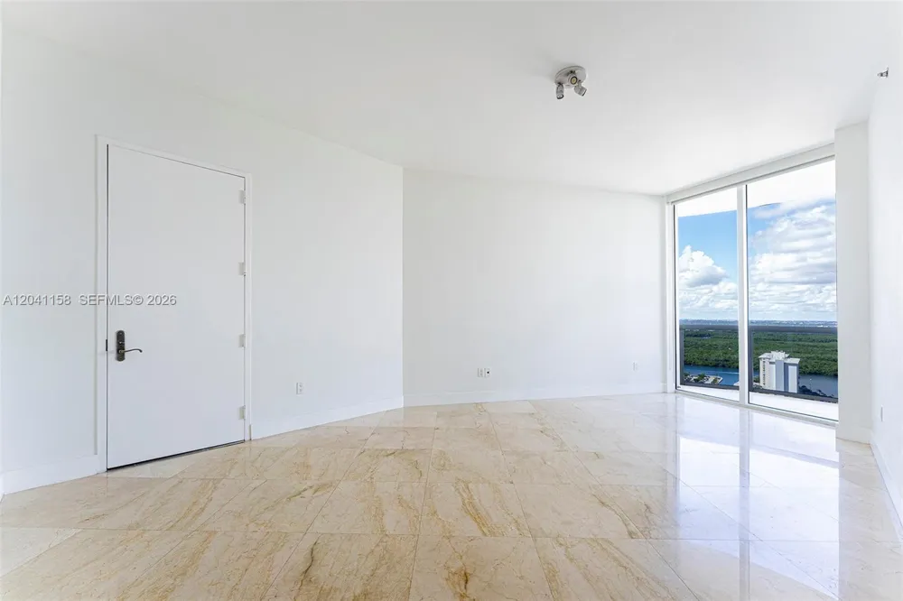 15901 Collins Ave #2805 Sunny Isles Beach, FL 33160