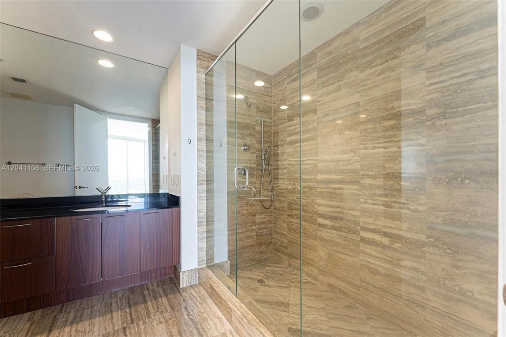 15901 Collins Ave #2805 Sunny Isles Beach, FL 33160