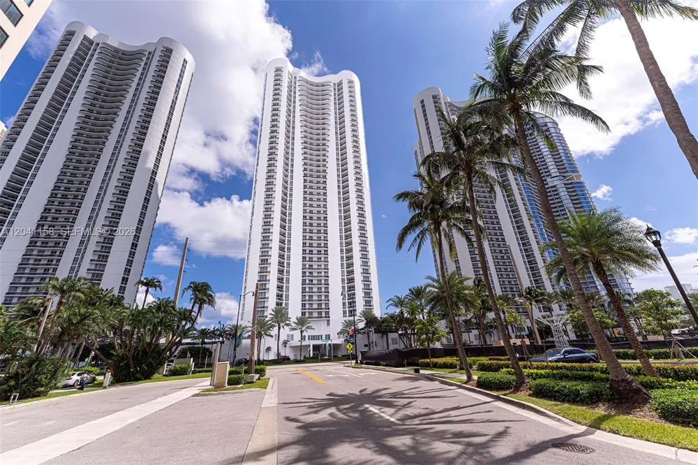 15901 Collins Ave #2805 Sunny Isles Beach, FL 33160