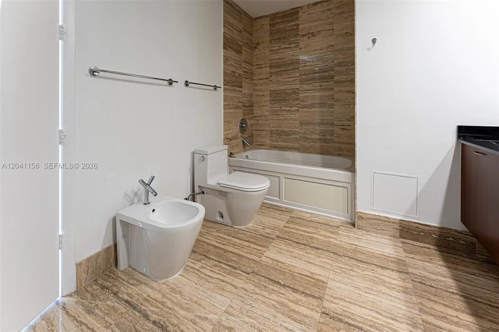 15901 Collins Ave #2805 Sunny Isles Beach, FL 33160