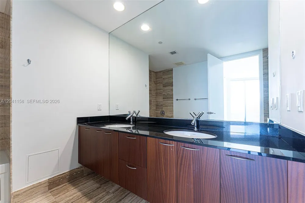 15901 Collins Ave #2805 Sunny Isles Beach, FL 33160