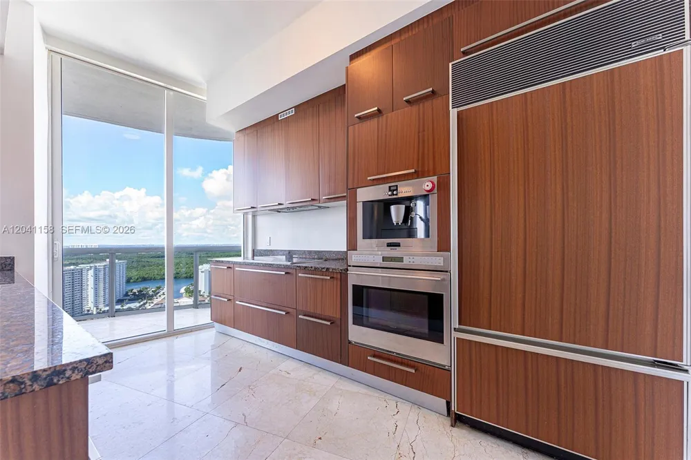 15901 Collins Ave #2805 Sunny Isles Beach, FL 33160