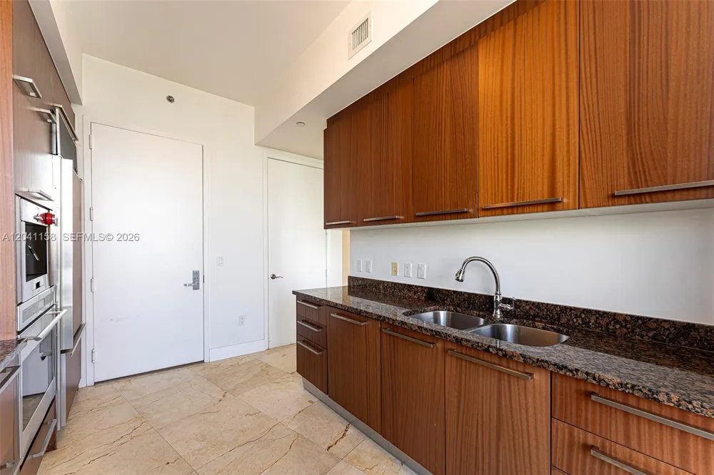 15901 Collins Ave #2805 Sunny Isles Beach, FL 33160