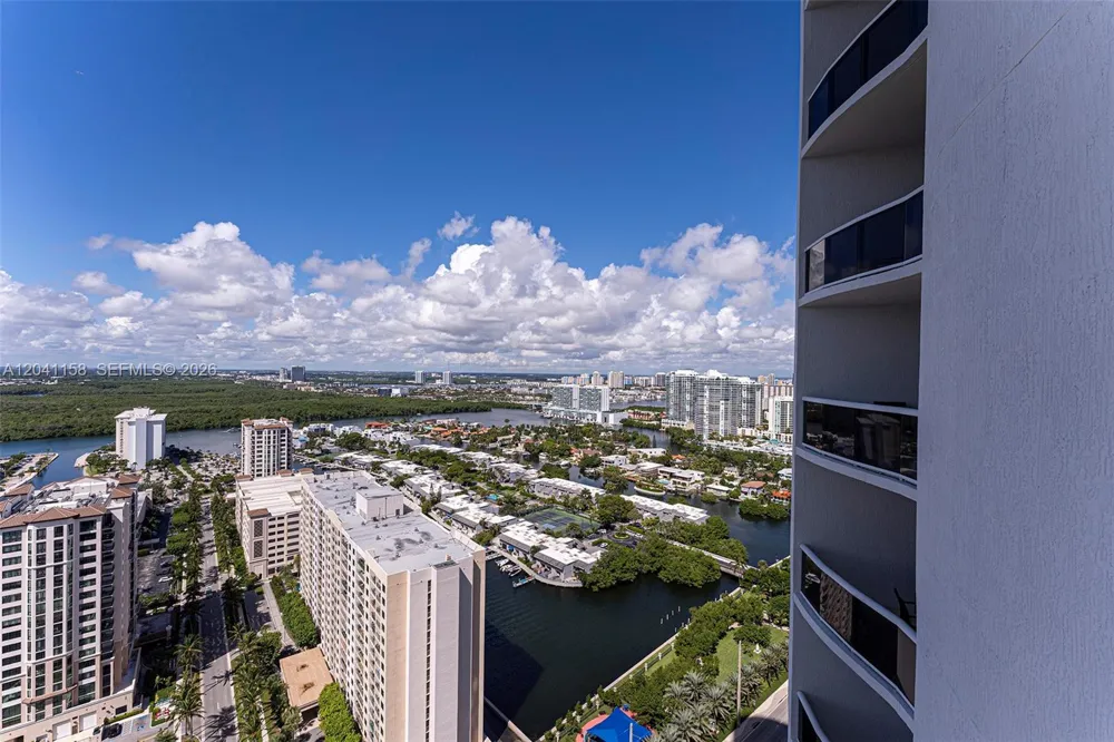 15901 Collins Ave #2805 Sunny Isles Beach, FL 33160