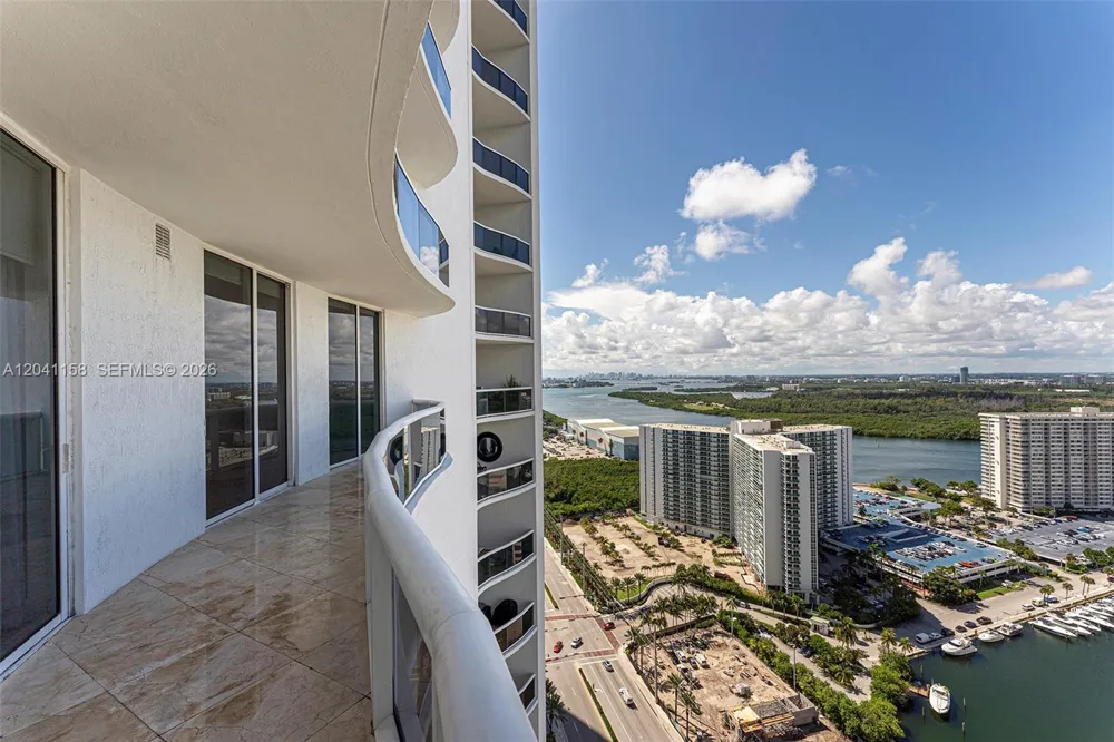15901 Collins Ave #2805 Sunny Isles Beach, FL 33160