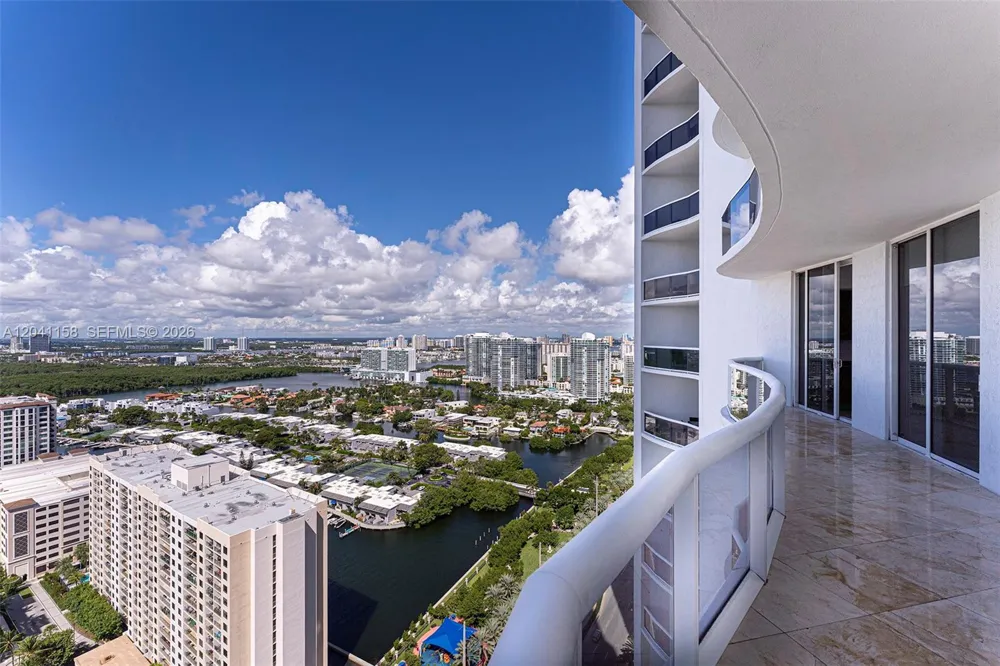 15901 Collins Ave #2805 Sunny Isles Beach, FL 33160
