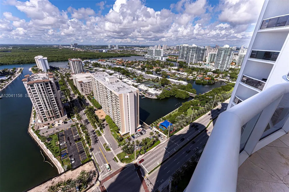15901 Collins Ave #2805 Sunny Isles Beach, FL 33160