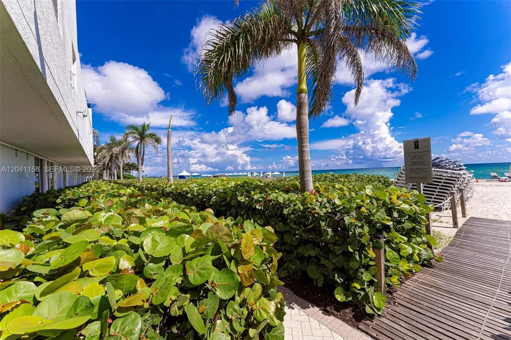 15901 Collins Ave #2805 Sunny Isles Beach, FL 33160