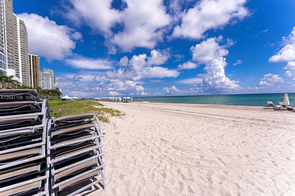 15901 Collins Ave #2805 Sunny Isles Beach, FL 33160