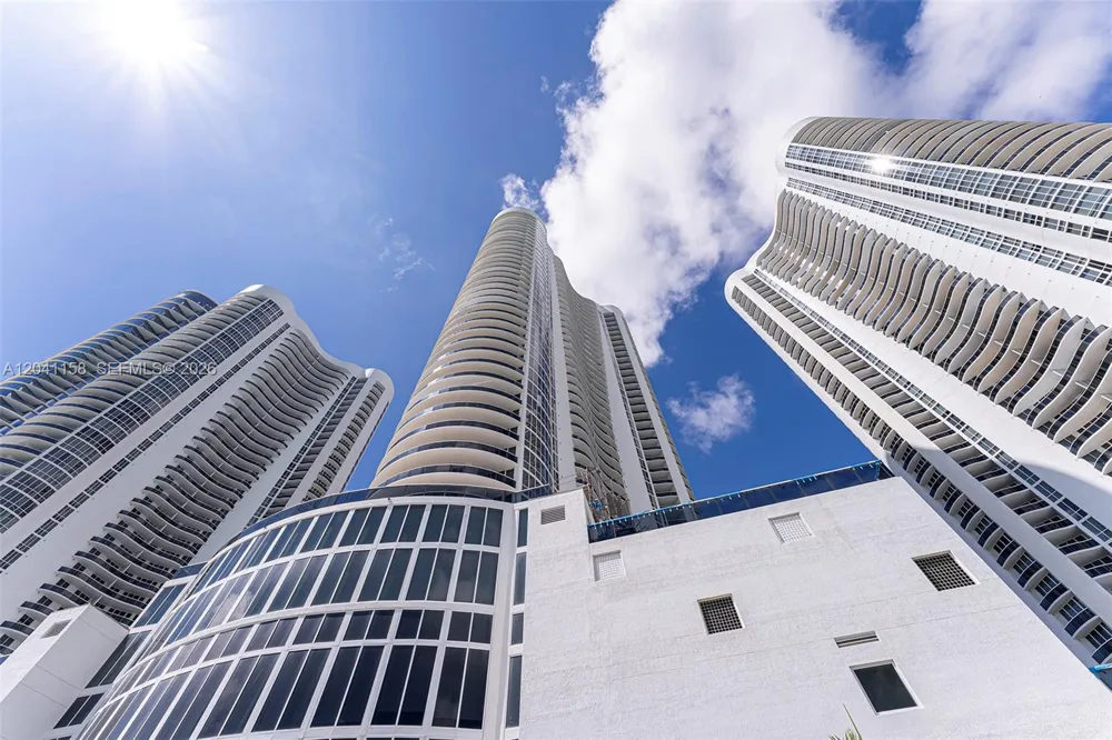 15901 Collins Ave #2805 Sunny Isles Beach, FL 33160