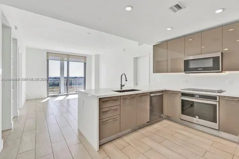 2000 S Metropica Way #907