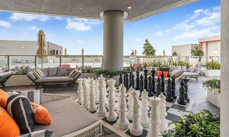 2000 S Metropica Way #907 Sunrise, FL 33323