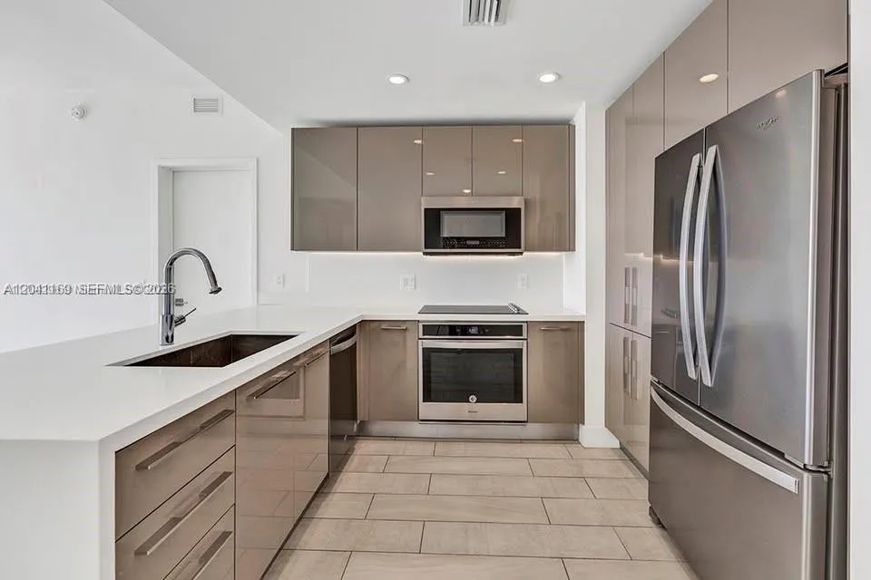 2000 S Metropica Way #907 Sunrise, FL 33323