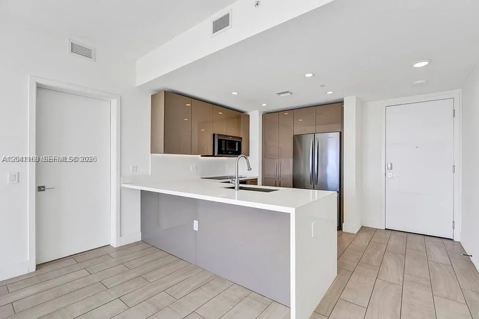 2000 S Metropica Way #907 Sunrise, FL 33323