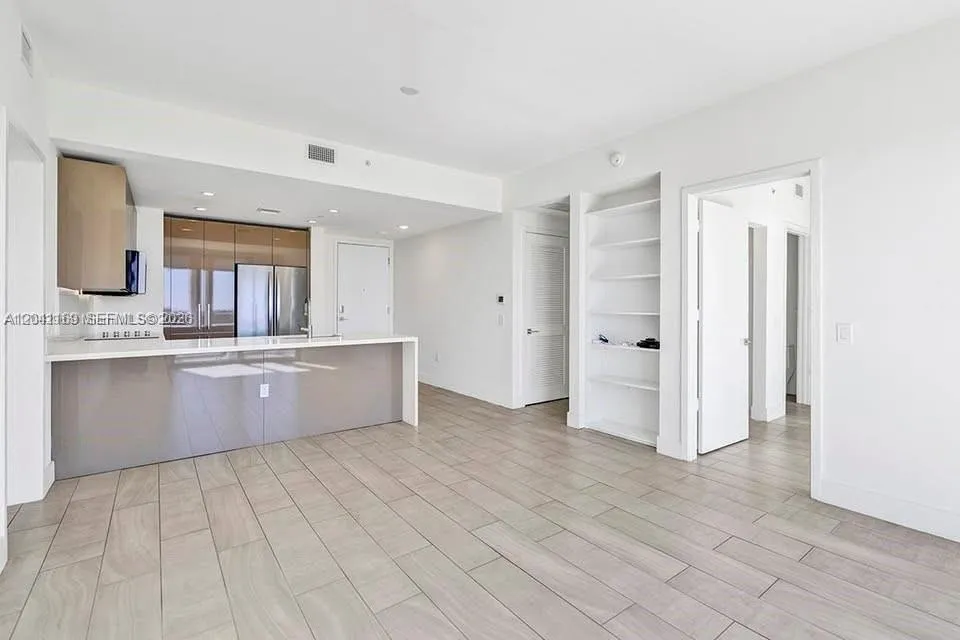 2000 S Metropica Way #907 Sunrise, FL 33323