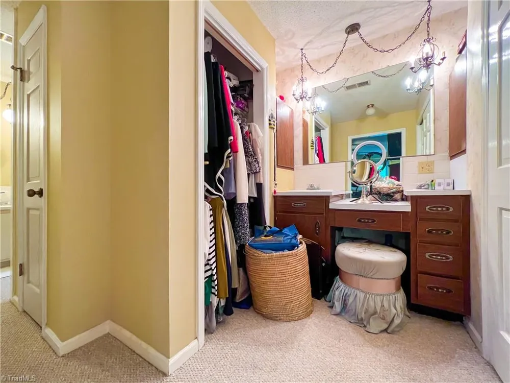4205 Gardenspring Drive Clemmons, NC 27012